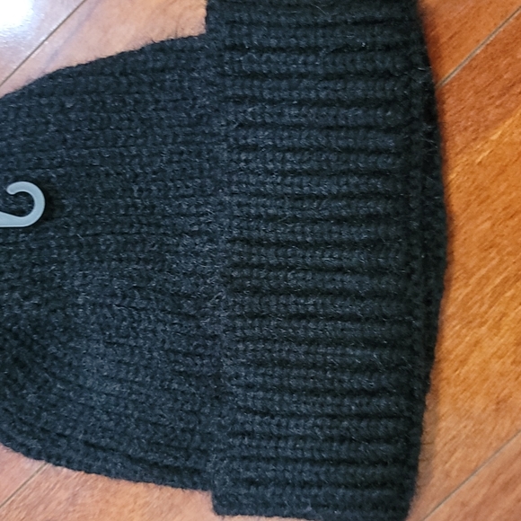 NWT WOMEN\'S ADRIENNE LANDAU KNIT HAT with FAUX FUR POM main image 4